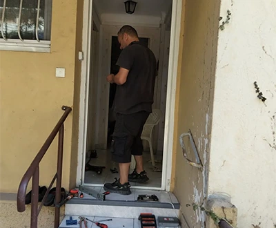 Serrurier Nice - Ouverture de porte claquée en urgence 24h/7j