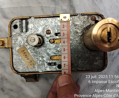 Mesure de serrure pour remplacement à l'identique - Serrurier Nice